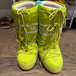 Moon Boot Tecnica in Lime Yellow
